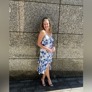 SOLD White & Blue Lulus Dress 🦋